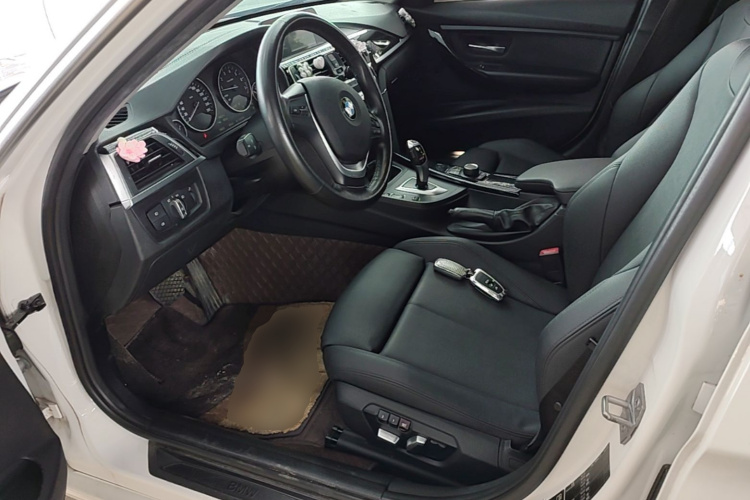 BMW 3 Series 2018 #15 BMW 3 Series 2018 car image #15