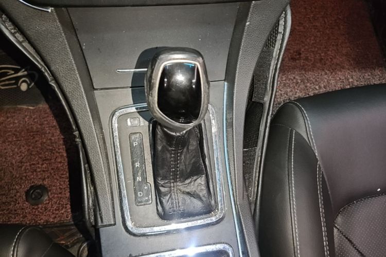 GEELY Emgrand 2017 car image #16