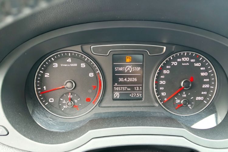 Audi Q3 2017 car image #12