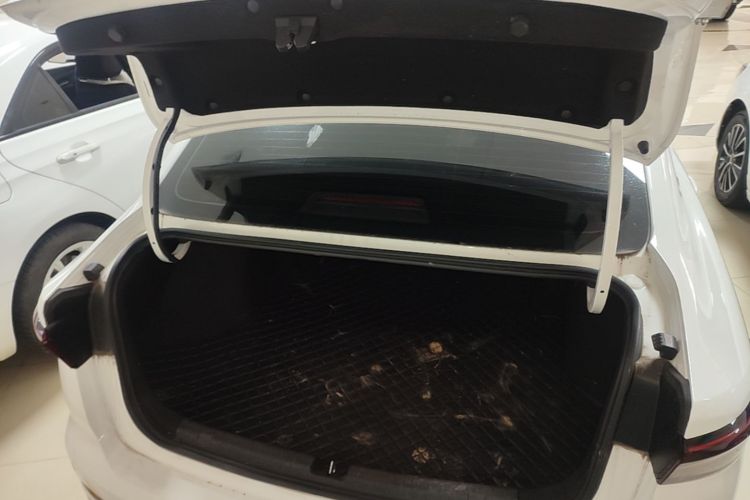 GEELY Emgrand 2025 car image #19