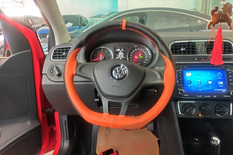 Volkswagen Polo 2014 #11 Volkswagen Polo 2014 car image #11