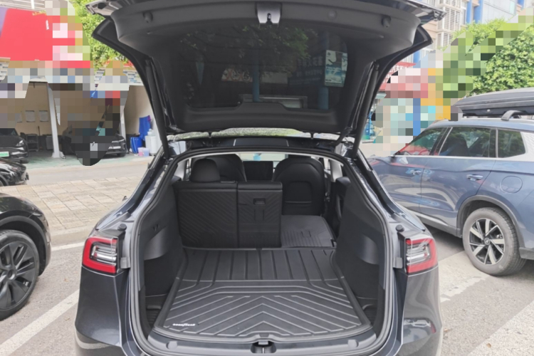 Tesla Model Y 2024 #19 Tesla Model Y 2024 car image #19