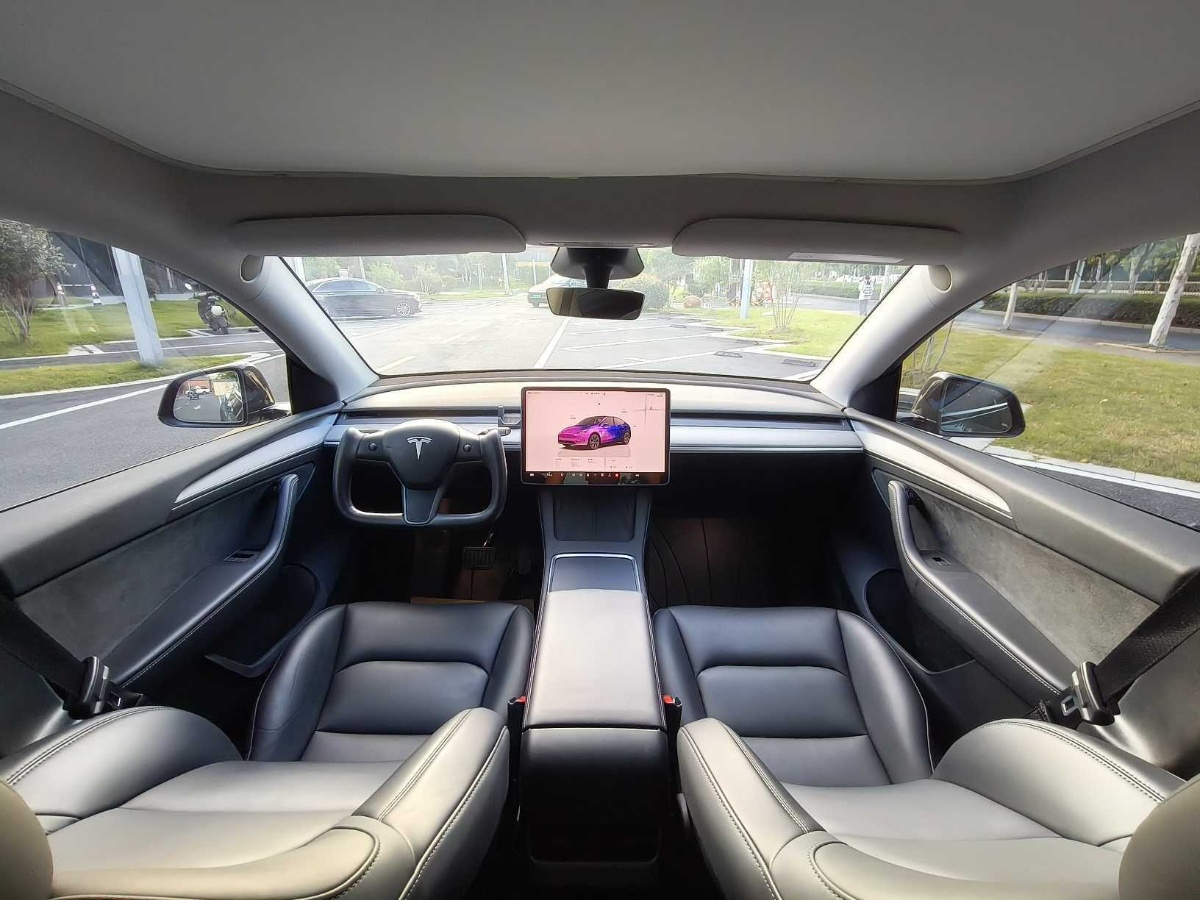 Tesla Model Y 2024 car image #6