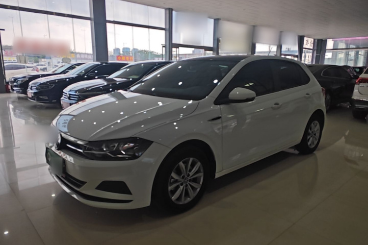 Volkswagen Polo 2023 car image #2