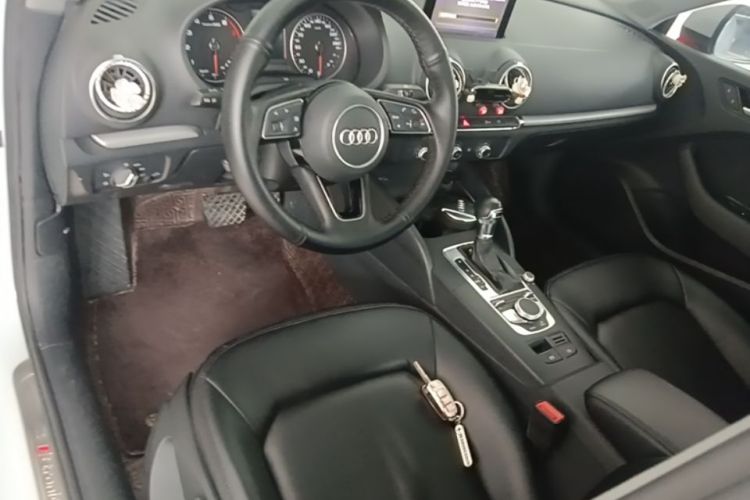 Audi A3 2021 immagine di auto #10