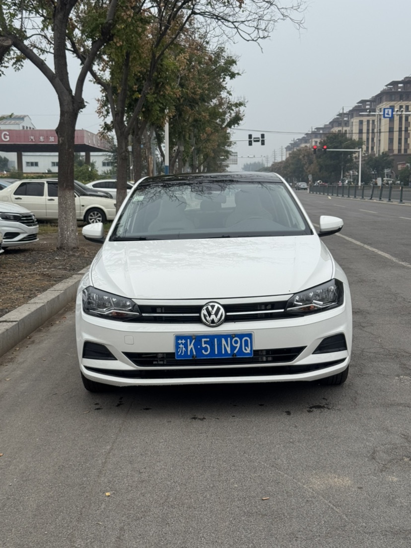 Volkswagen Polo 2021 car image #2