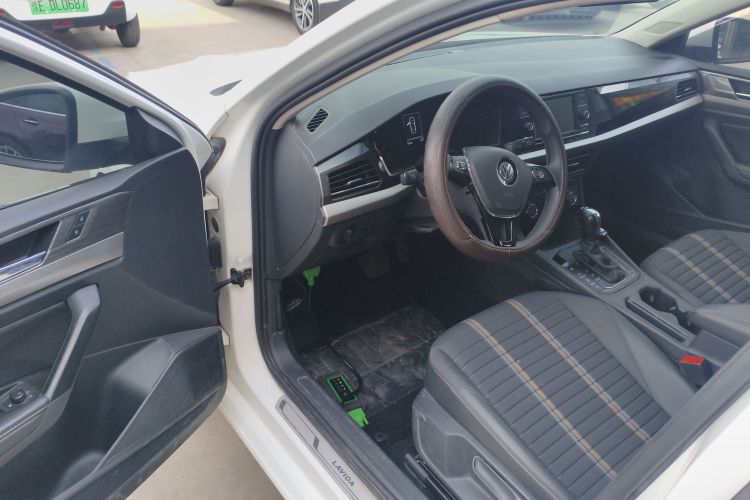 Volkswagen Lavida 2020 car image #16