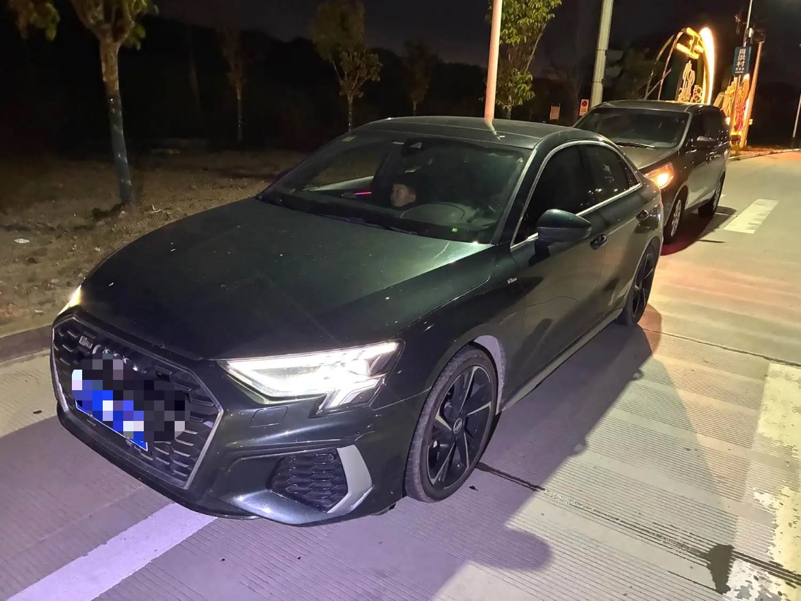 2021 immagine di auto 