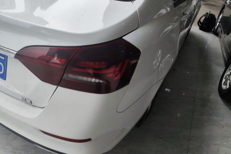 GEELY Emgrand 2021 car image #8