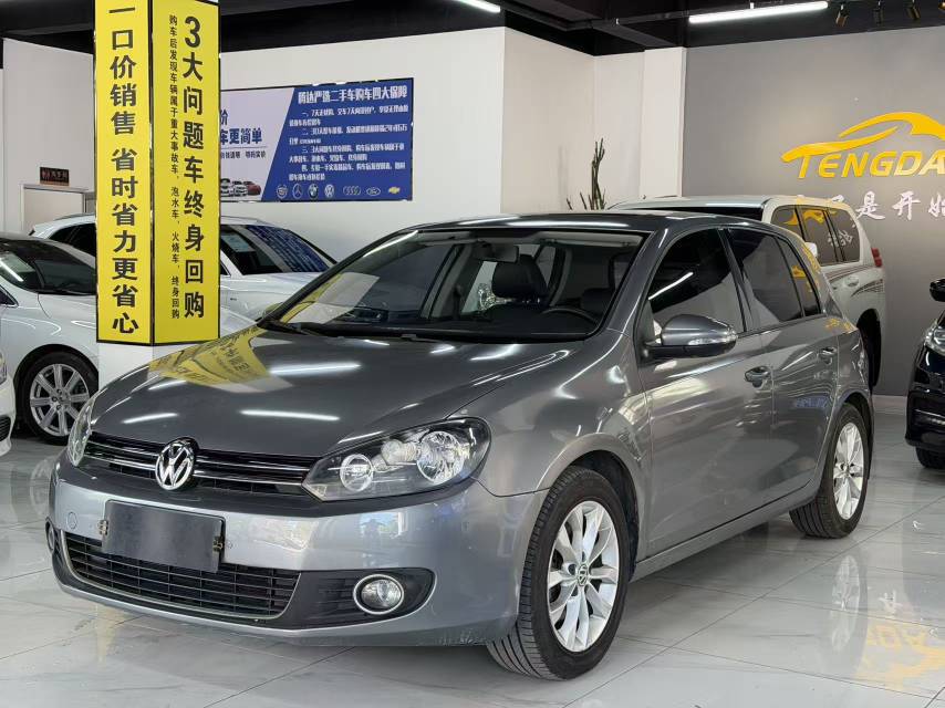 Volkswagen Golf 2012 car image 