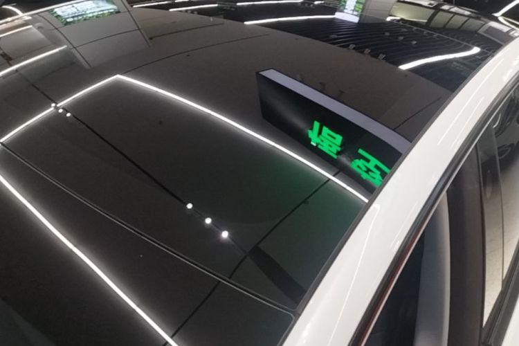 Tesla Model 3 2022 car image #30