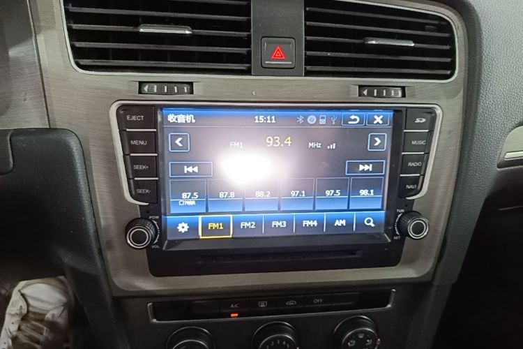 Volkswagen Golf 2016 car image #13