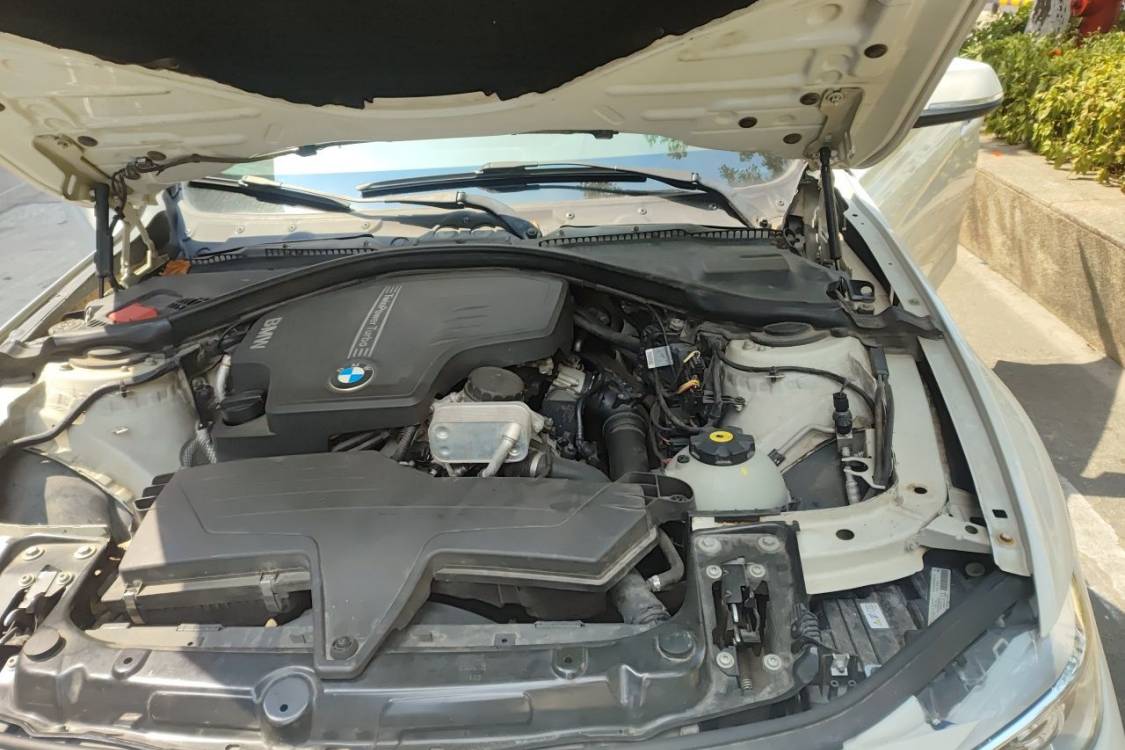 BMW 3 Series 2012 #12 BMW 3 Series 2012 car image #12