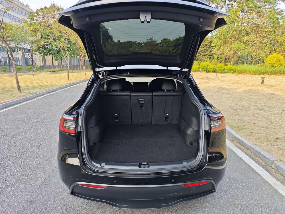 Tesla Model Y 2023 #14 Tesla Model Y 2023 car image #14