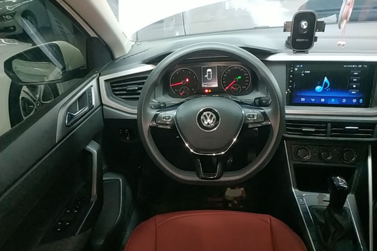 Volkswagen Polo 2021 car image #11