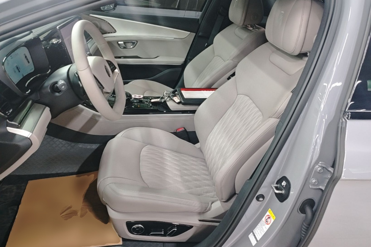 BYD Han 2025 car image #19