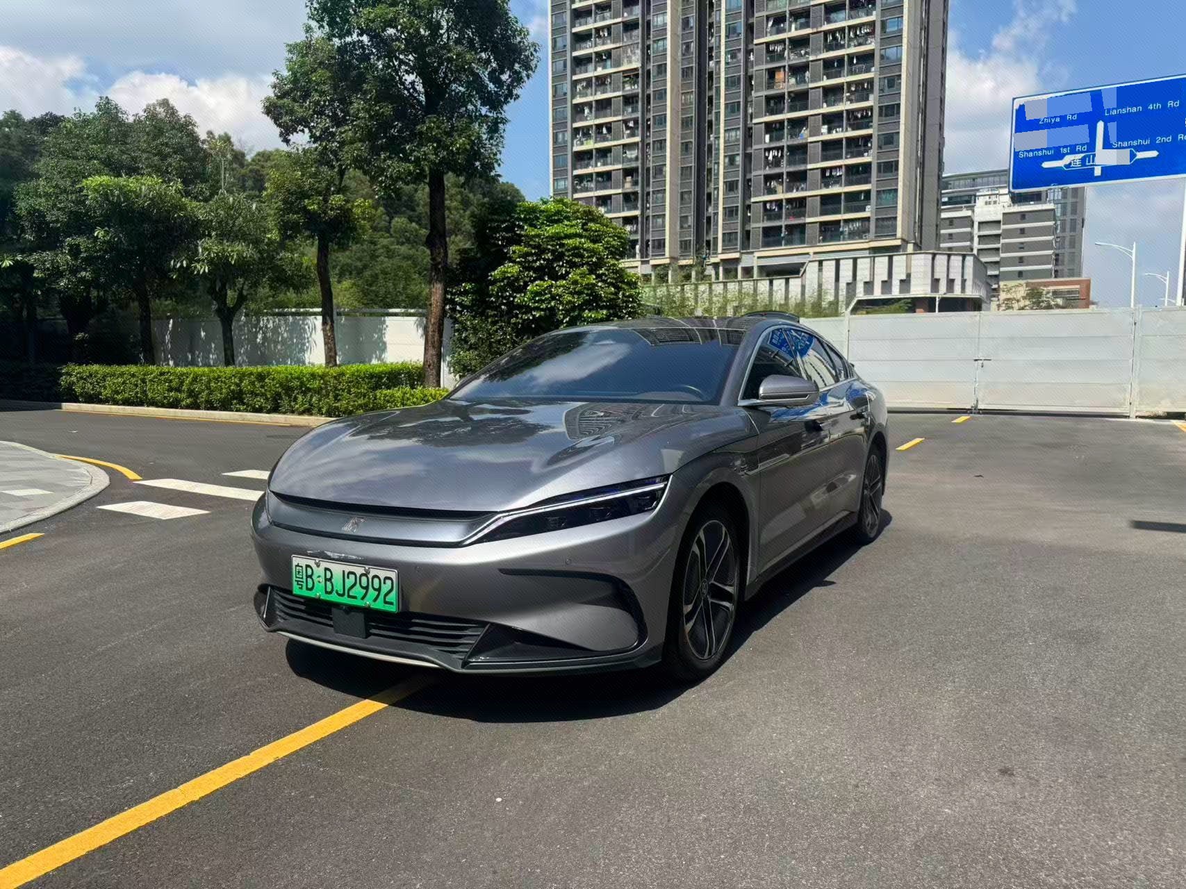 BYD Han 2023 car image 