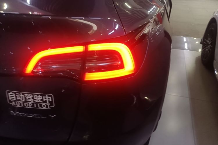 Tesla Model Y 2022 #8 Tesla Model Y 2022 immagine di auto #8