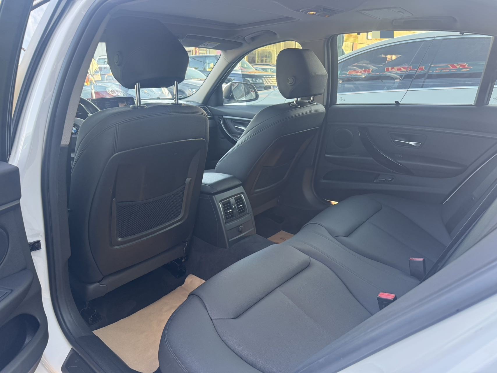 BMW 3 Series 2019 #5 BMW 3 Series 2019 car image #5