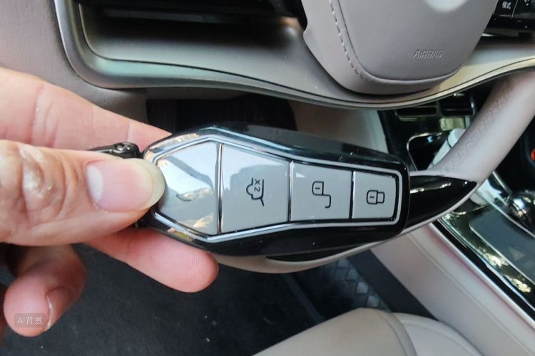 BYD Han 2025 car image #10