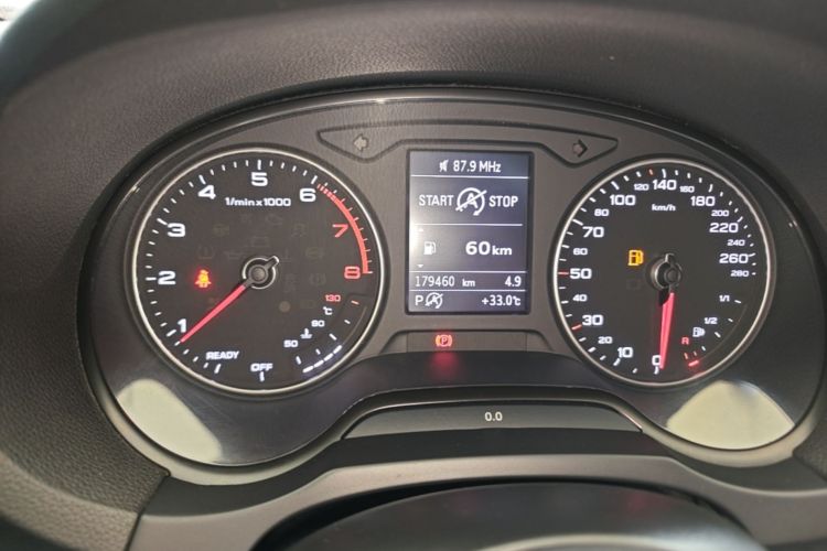 Audi A3 2018 car image #12