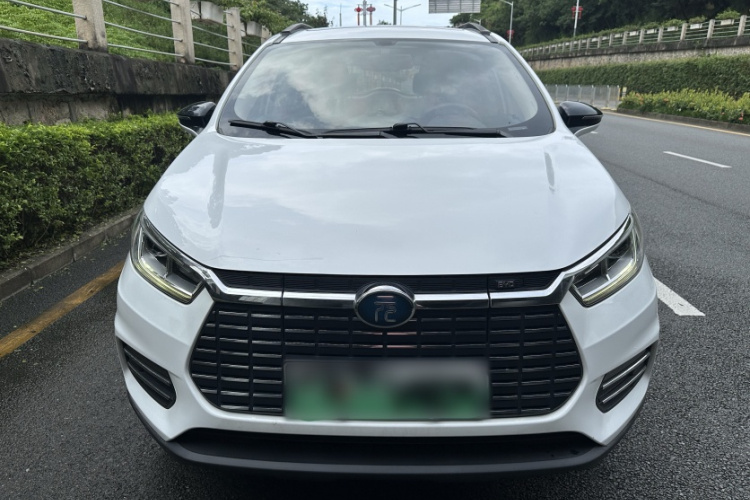 BYD Yuan New Energy 2019 car image #3