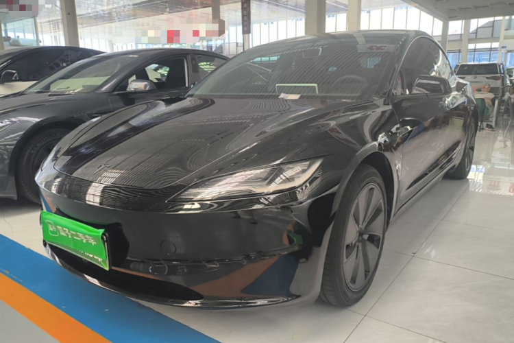 Tesla Model 3 2025 #2 Tesla Model 3 2025 car image #2