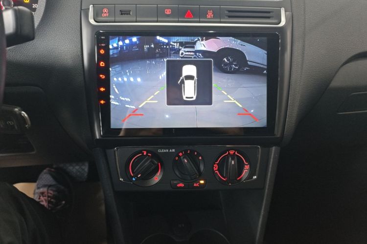 Volkswagen Polo 2018 car image #13