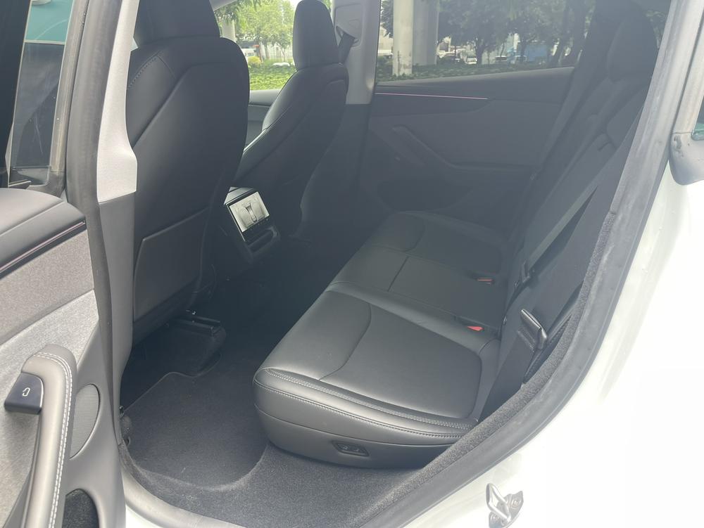 Tesla Model Y 2025 #13 Tesla Model Y 2025 car image #13