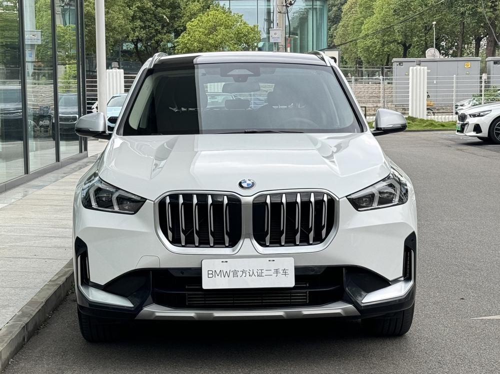 BMW X1 2024 car image #2