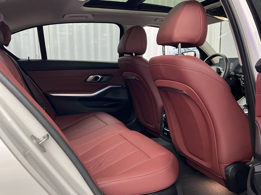 BMW i3 2025 car image #5
