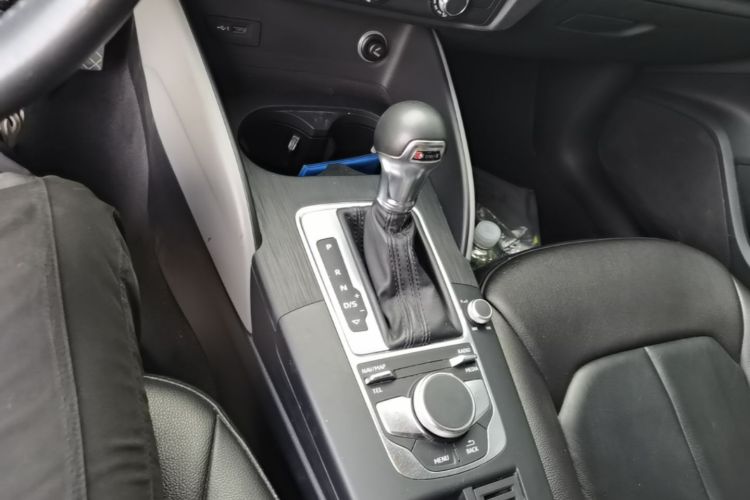 Audi A3 2018 car image #14