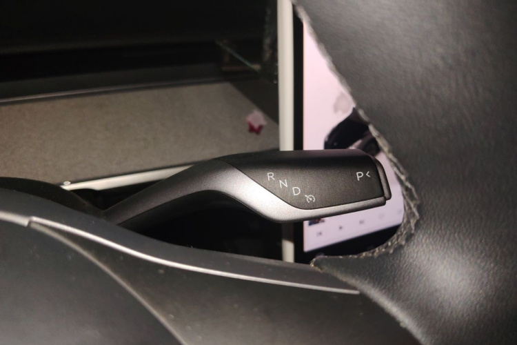 Tesla Model Y 2024 car image #15