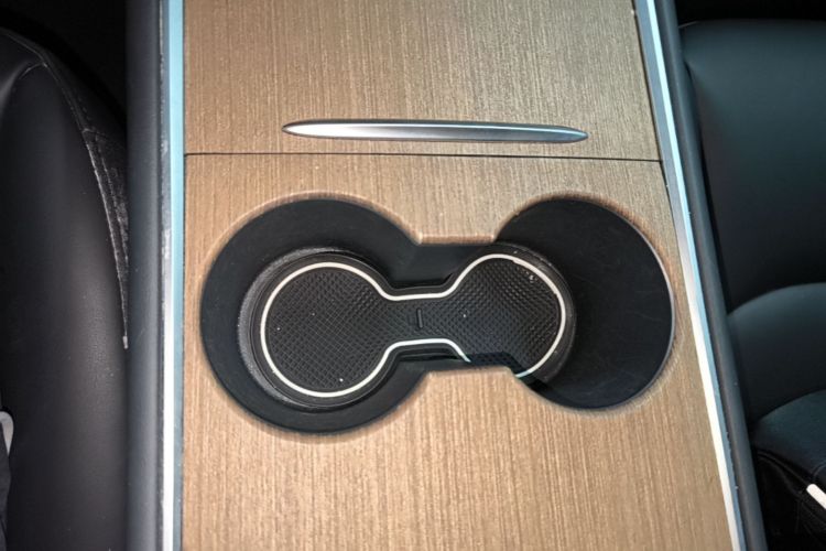 Tesla Model Y 2021 #12 Tesla Model Y 2021 car image #12