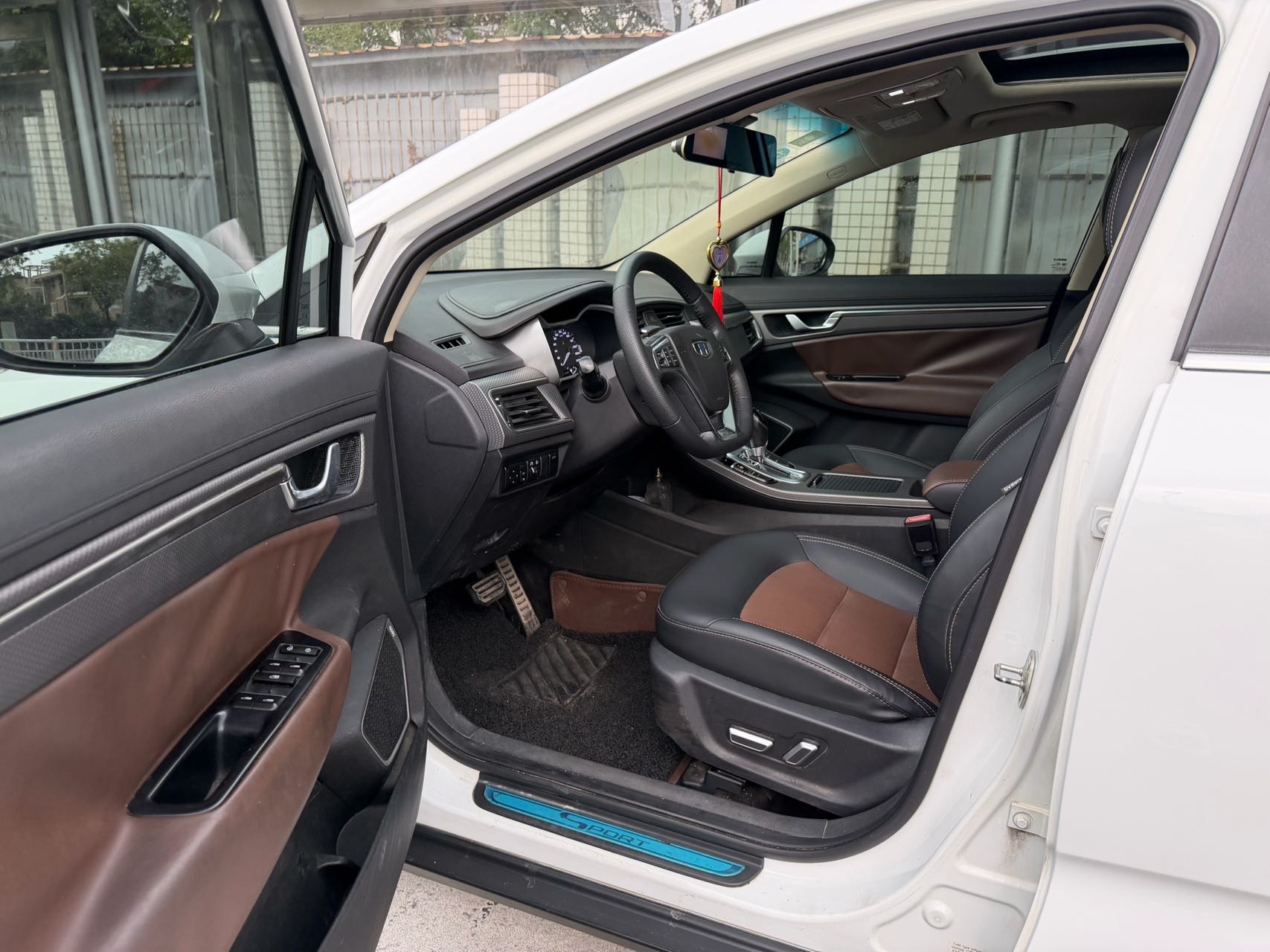 GEELY Emgrand GS 2017 immagine di auto #6