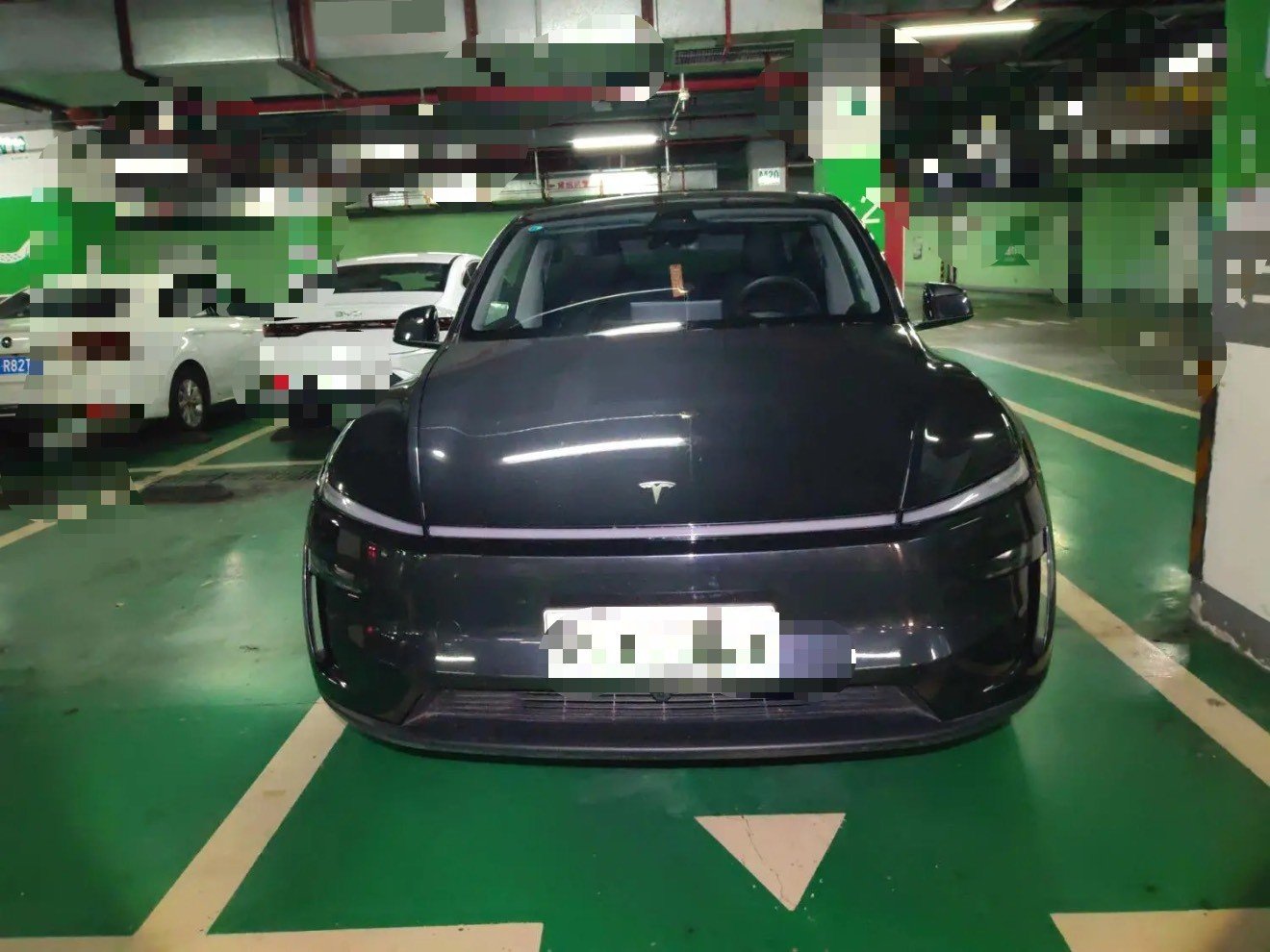 Tesla Model Y 2025 #2 Tesla Model Y 2025 car image #2