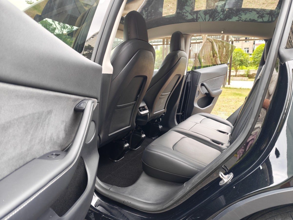 Tesla Model Y 2022 #6 Tesla Model Y 2022 car image #6