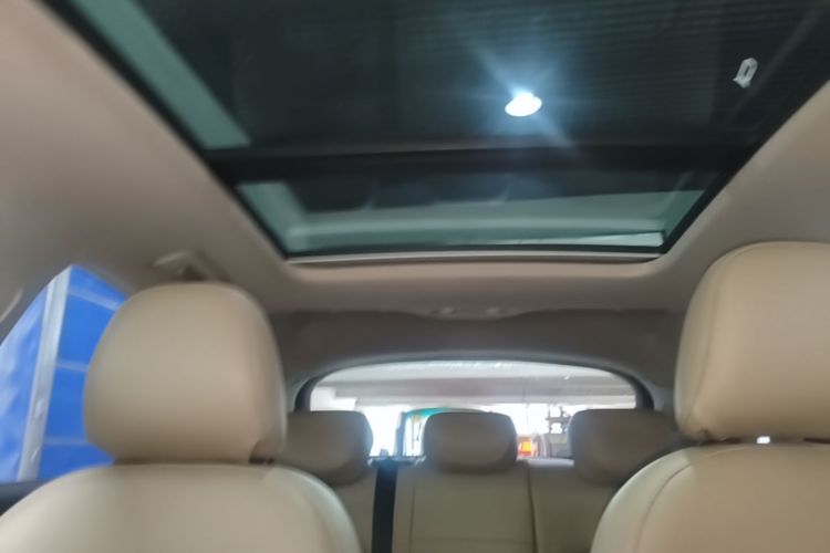 Audi Q3 2016 car image #18