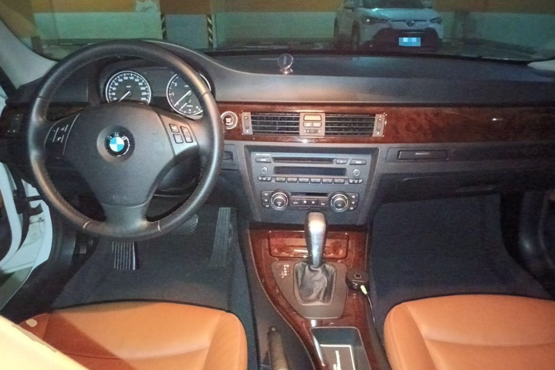 BMW 3 Series 2011 #21 BMW 3 Series 2011 car image #21