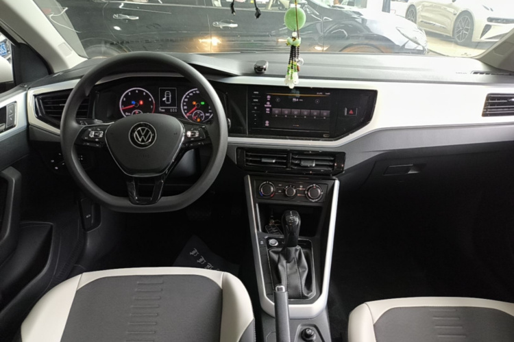 Volkswagen Polo 2021 car image #10