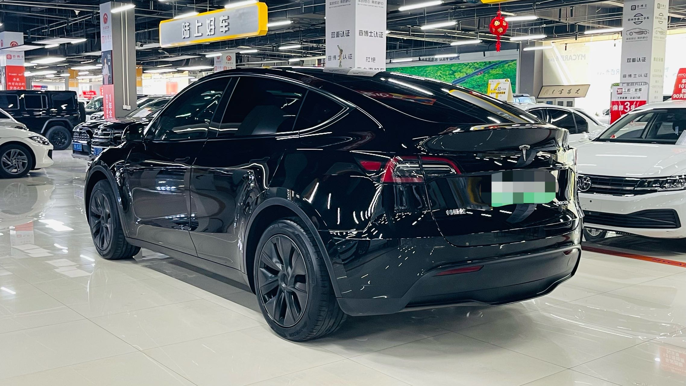 Tesla Model Y 2024 car image #9
