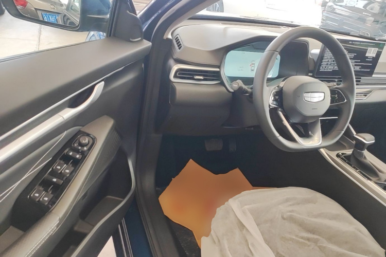 GEELY Emgrand 2026 car image #16