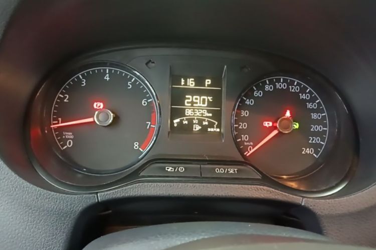 Volkswagen Polo 2017 car image #12