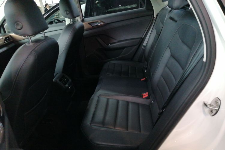 Volkswagen Tharu 2021 immagine di auto #14