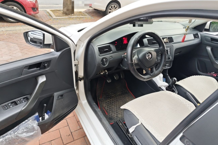 Volkswagen Santana 2018 car image #13