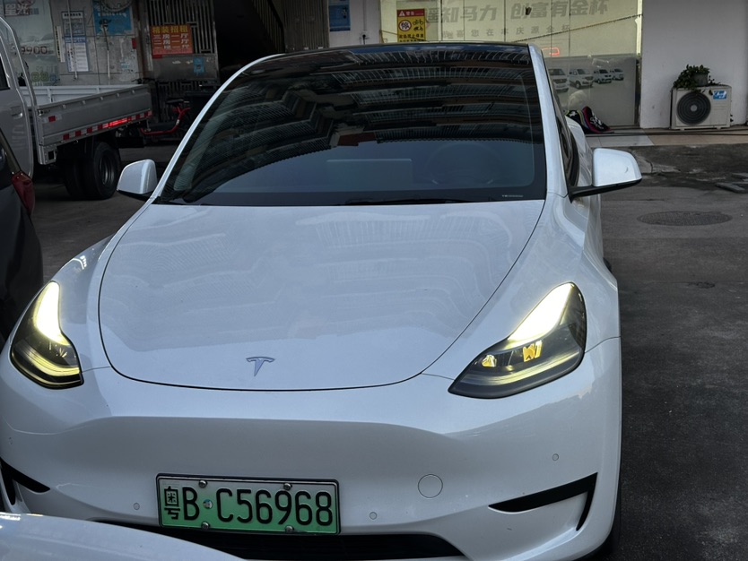 Tesla Model Y 2024 car image #5