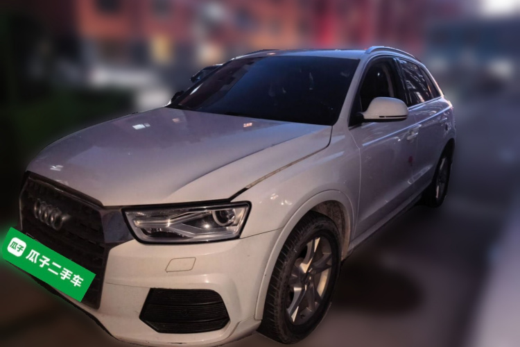 Audi Q3 2017 car image #2