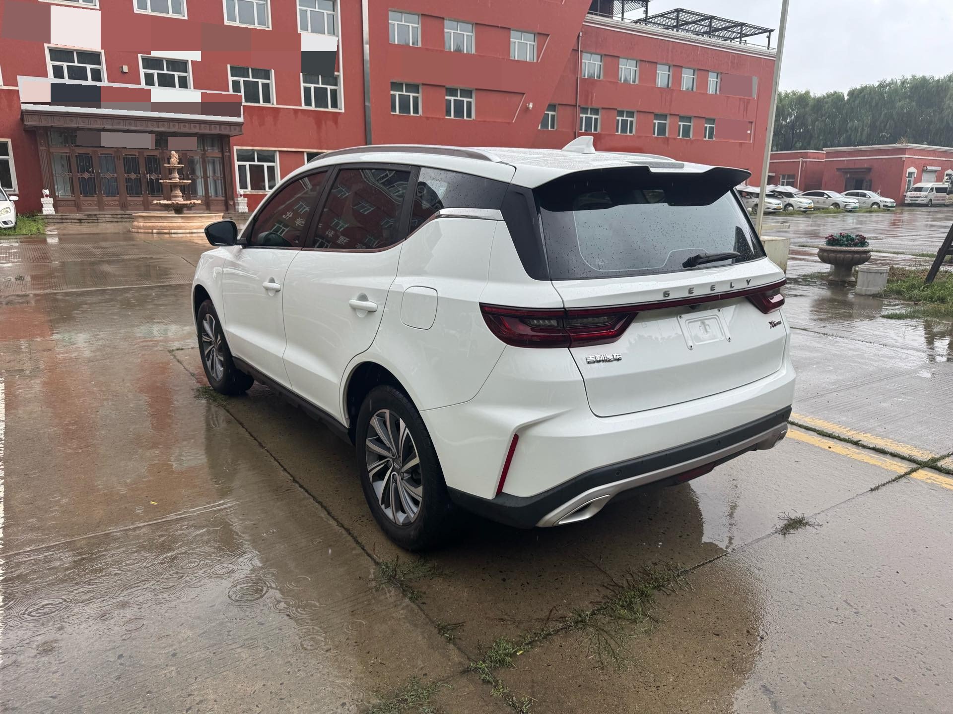 GEELY Vision X6 2022 car image #5