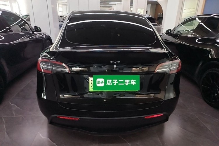 Tesla Model Y 2023 #6 Tesla Model Y 2023 car image #6