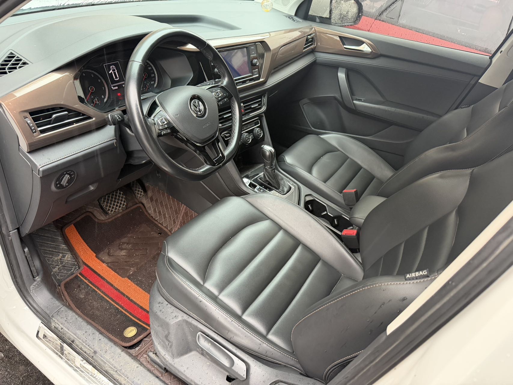 Volkswagen Tharu 2020 car image #5